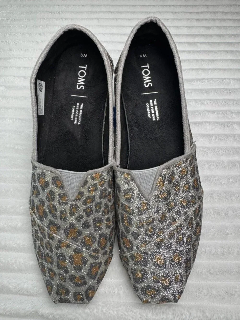 TOMS Silver Glitter Animal‎ Print Slip On Shoes Women’s 9